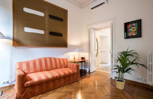 Flat Three - Photo 28