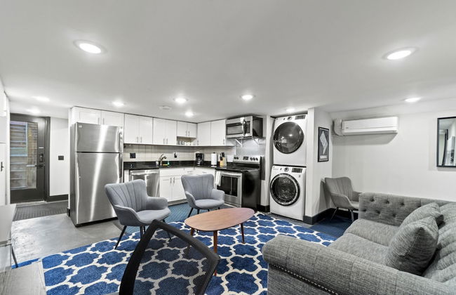 Historic DC Gem Spacious Rowhouse Private Patio - Photo 48