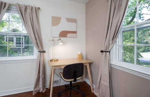 Exclusive Lux Home Near Town • Game Rm • Gym • 4BR - Photo 56