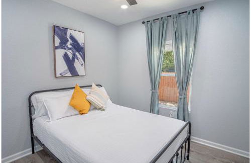 Newly Remodeled 4BR 2BA Near Amazing Downtown - Foto 44