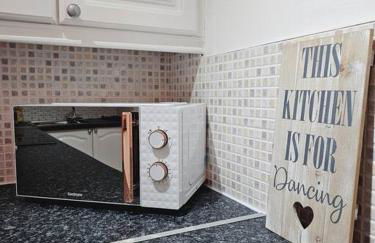 Tettenhall Cosy Apartment - Sleeps 4 - Foto 17