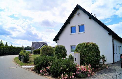 Modernes, großzügiges Ferienhaus - Naturstrand, großer Garten, Ruhe - Photo 12