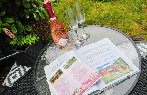 Romantic Cotswold Cottage- dog friendly and village location - Photo 32