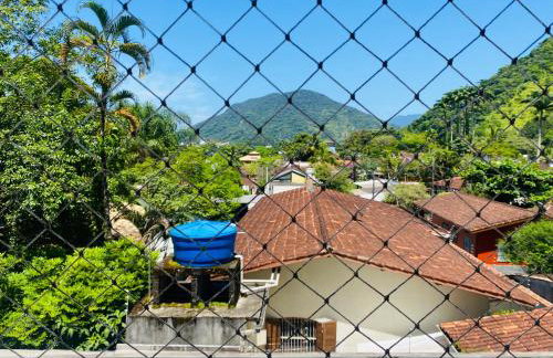 Apto com ar-cond e piscina a 100m mar praia da Enseada - Foto 45