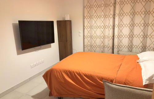 Very comfortable air-conditioned 2 rooms with direct beach access and a free parking - Foto 12