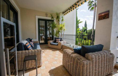 Impressive VILLA Dazura in Valtocado MIJAS - Photo 47