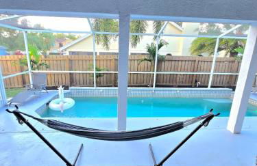 Pool house Best location in Wesley Chapel - Photo 1