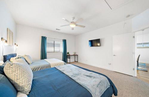 Houston Getaway by Downtown Pool Table Pets - Photo 16