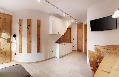 Chalet Tyrolian Apartments - by Familiaris - Pools 500 meters - Foto 35