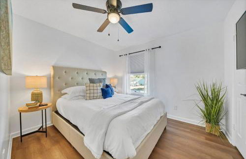 Chic & Modern 2BD Near CAE - Foto 9