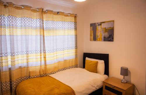 Conyngham Villa, Luxury Detached House, 6 Beds, 4BR,Large garden, Parking - Sleeps 8 - Foto 76