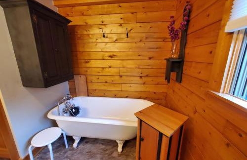 Sunset Cabin by the Sea, Log cabin stunning views - Photo 41