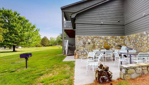 Serene Studio W Patio Near Lake Dog Friendly Gym - Foto 2