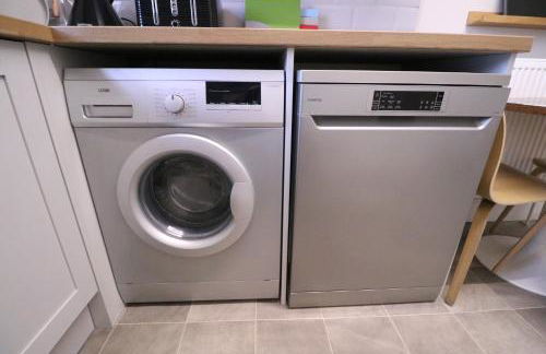 Amaya Five - Newly renovated - Very spacious - Sleeps 6 - Walking distance to town centre - Grantham - Free Gym Access - Foto 12