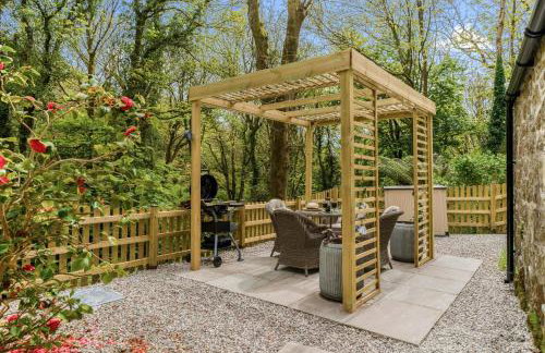 The Enchanted Cottage - Photo 21