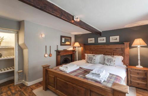 Three Little Pigs Luxury Cottage - Photo 8