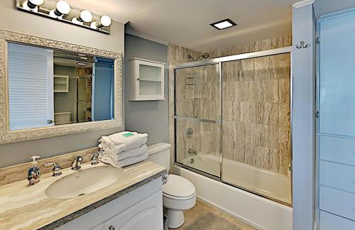 Sabine Yacht & Racquet by Southern Vacation Rentals - Foto 16