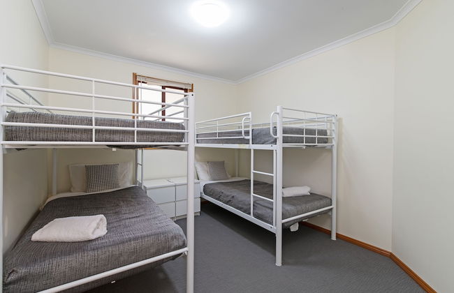 Adelaide Caravan Park - Photo 4