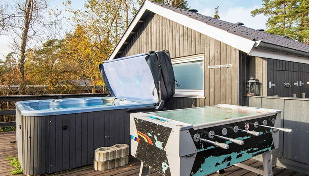 Bañera de hidromasaje al aire libre