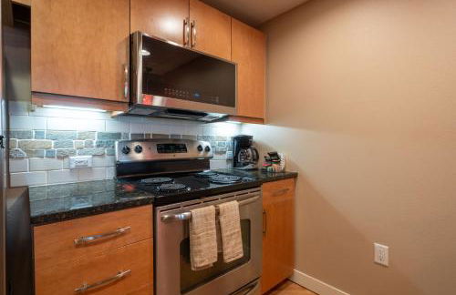 Fraser Crossing 1BR Condo | Hot Tub Access + Walk to Lifts - Foto 12