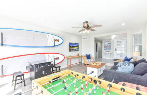 Sunset Island 3 Level Home on the Water sleeps 10 - Photo 2