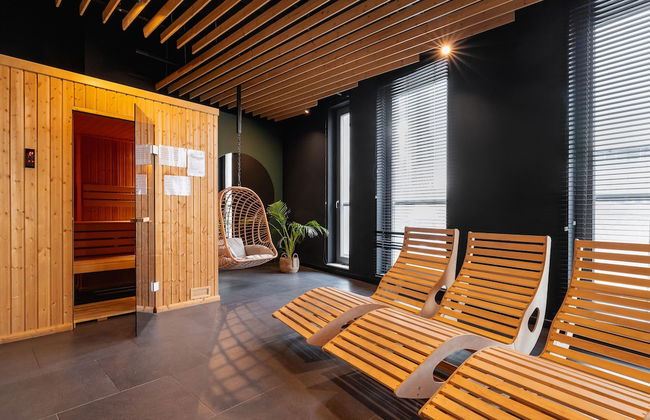 Apartment With Large Balcony by Renters - Photo 42