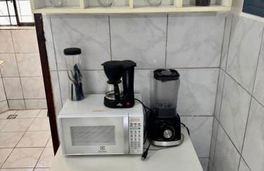 Apt3 Grande com 2 Quartos 2 cama-casal WIFI Smart TV Garagem a 1 min Rodoviaria - Foto 11