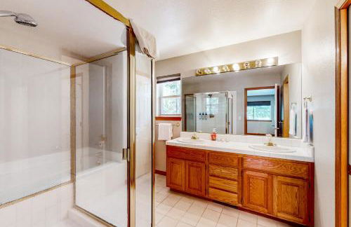 Sunlit Forest Haven - Foto 27