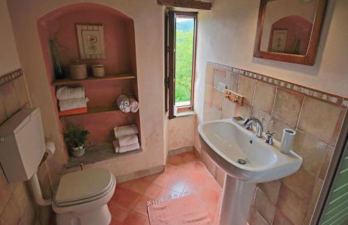 Farmhouse in Apecchio with Pool and Terrace - Foto 24