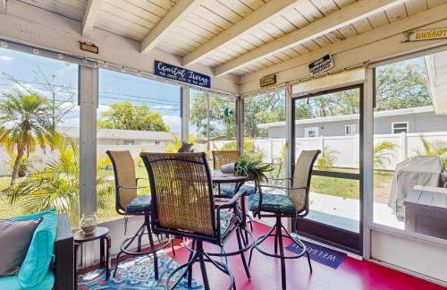 Relax in Retro - Photo 11