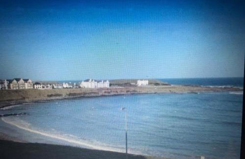 Beach Front Apt Portballintrae , Bushmills close to Royal Portrush Golf Club - Foto 2
