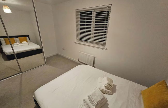 Charming 3 Bed Home in Stepps, Glasgow - Garden & Patio - Foto 4