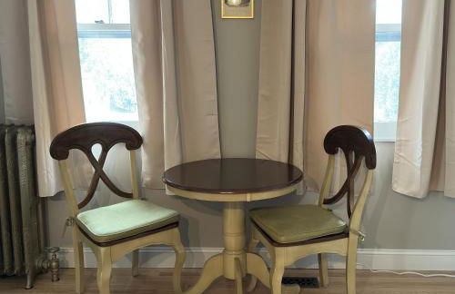 Historic Tudor with River Views & Fun Gaming Room - Foto 14