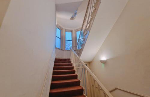 Modern Victorian Charm in a Great Location - Foto 14