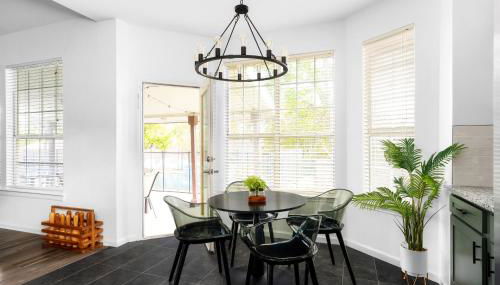 Stunning Family Home with Pool & Hot Tub - Sleeps 17 - Foto 4