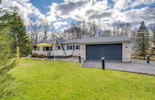 Game Room, Hot Tub and Fire Pit Pocono Lake Escape! - Foto 1