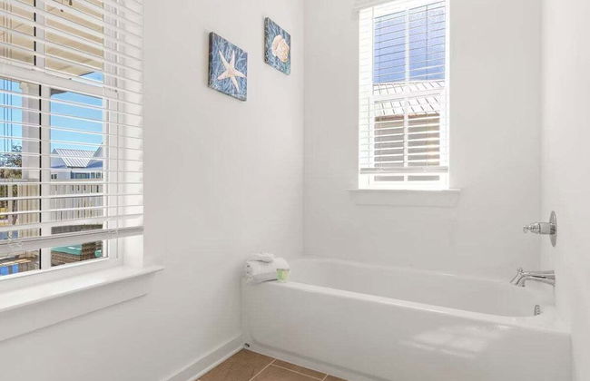 New Home 3br/2.5br w/ Kayak Access Sleeps 9 - Foto 38