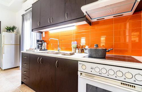 Ceronia Renovated House near the Beach - Foto 35