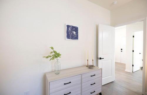 5 Min to Elon - 7 Min to Downtown - Washer and Dryer - Foto 14