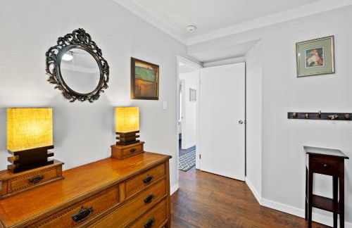 Lakefront, Private dock, ensuite-unit, King bed, Free EV charger, Boat Friendly - Foto 27