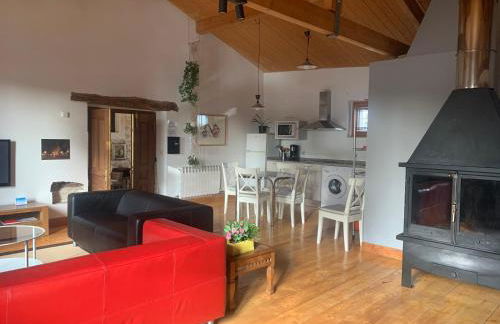 casa rural de un artista en plena naturaleza piscina y parque de esculturas en villarcayo - Photo 42