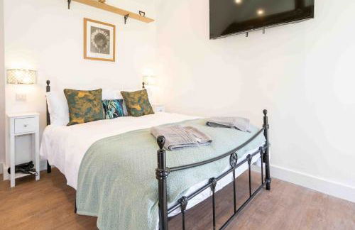 Fletland Mill and Holiday Hamlet - 18th century watermill, in stunning location near Stamford - Photo 28