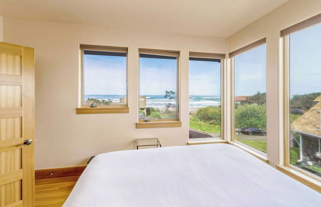 The Castle Rock Estate by Avantstay Steps From Arch Cape Beach w/ Hot Tub & Sauna - Foto 47