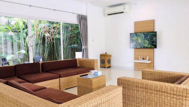 Coin salon dans le hall