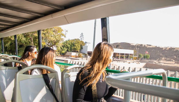 Miraflores Sightseeing Bus - Foto 3