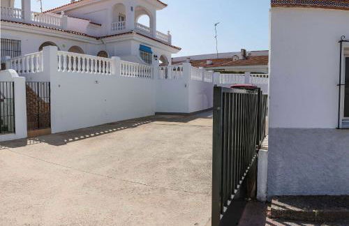 Chalet en Matalascañas a 300 metros de la playa - Foto 2