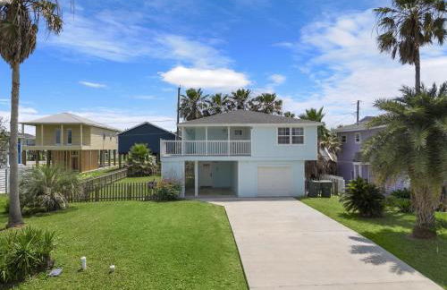 Beach Escape Close to Attractions and the Shore - Photo 2