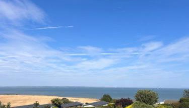 Clifftop Coastal Retreat - Accessible Pet Friendly Sea View - Sleeps 8, Garden & EV - Perfect for Families, Contractors and Long Stays - Foto 3