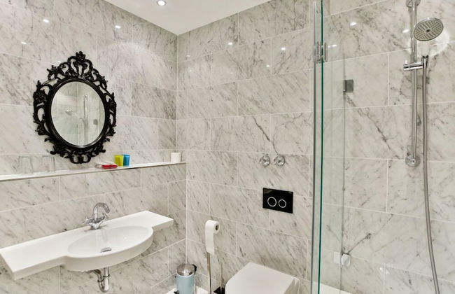 The Suite Hotel Garden - Photo 21