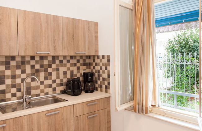 Fabulous Apartment Across Flisvos - Foto 16